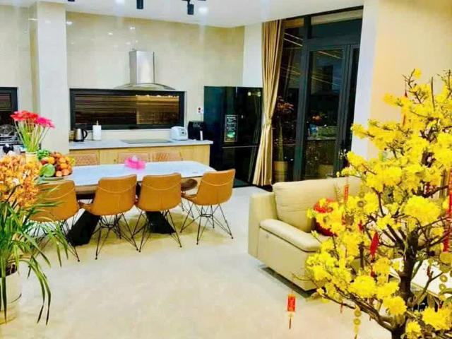 Nhà mặt phố bán