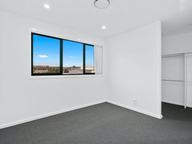 Townhouse for rent in Oak Flats, Shellharbour City Council