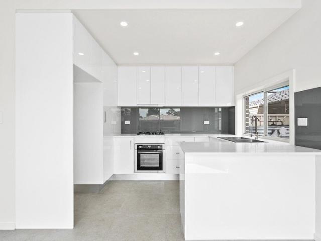 Townhouse for rent in Oak Flats, Shellharbour City Council