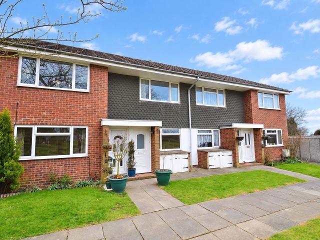 Apartment for rent in Burgh Heath, Reigate and Banstead