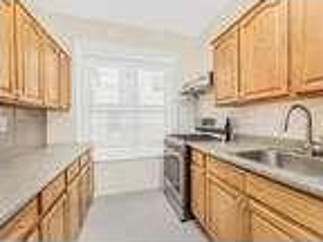 House for rent in The Bronx, Arverne