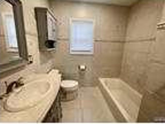House for rent in Saddle Brook, New Jersey