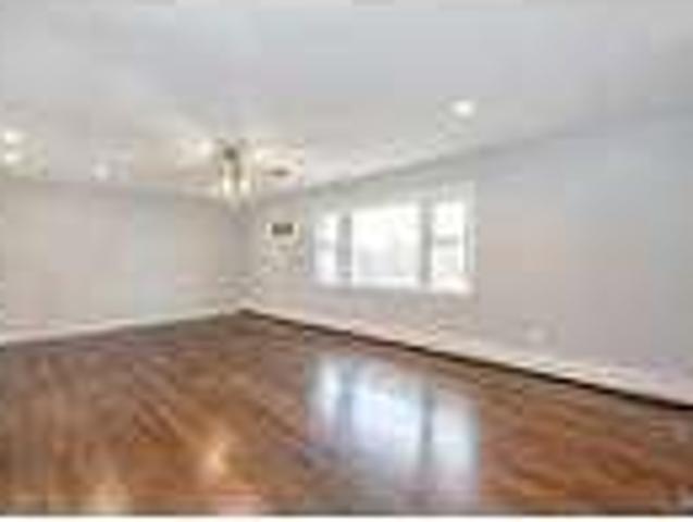 House for rent in Saddle Brook, New Jersey
