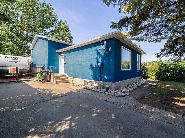 House for sale in Wedgewood, Alberta