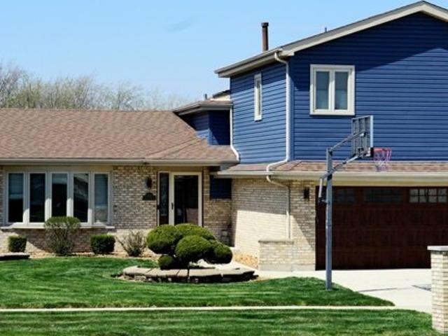 House for sale in Tinley Park, Illinois