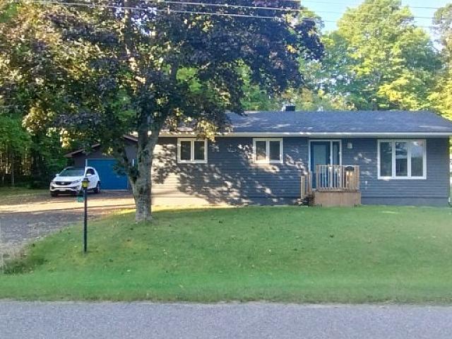 House for sale in Ontario