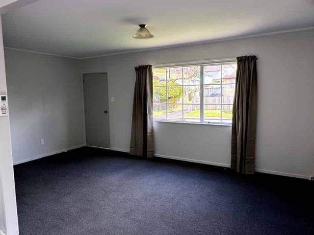 House for rent in Massey, Henderson-Massey