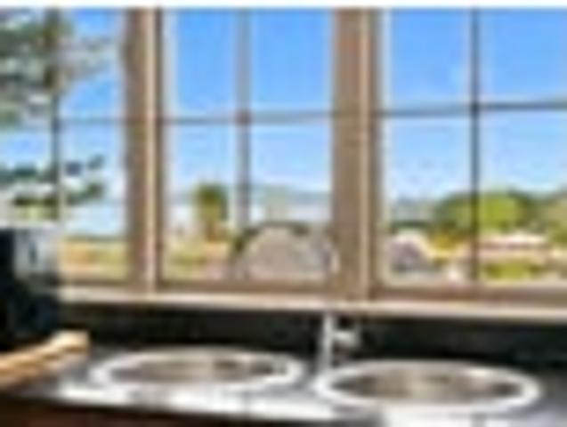 House for sale in Castor Bay