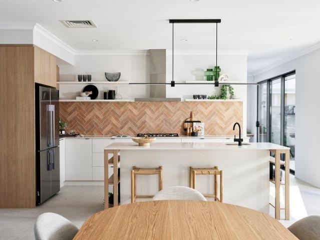 Cottage for sale in Eglinton, Western Australia