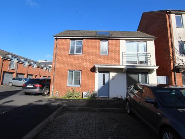 House for rent in Stoke Park, Tallsticks