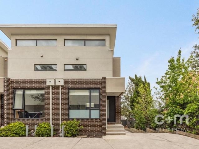 Townhouse for sale in Pascoe Vale, Melbourne