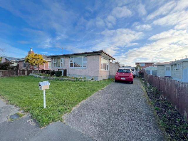 House for rent in Chaslands, Canterbury