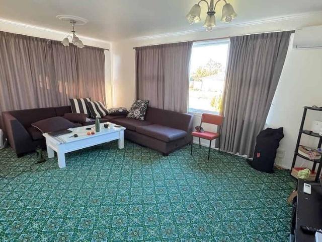 House for rent in Chaslands, Canterbury
