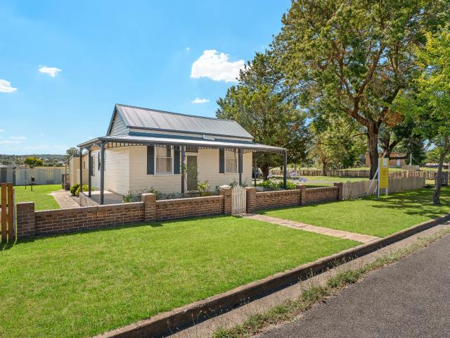House for sale in Brisbane Grove, New South Wales
