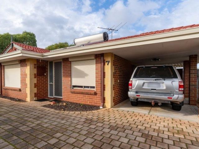 Apartment for sale in Warnbro, Western Australia