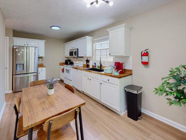 Room for rent in Atlanta, DeKalb County
