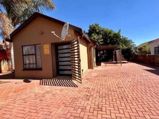 House for sale in Akasia, Gauteng