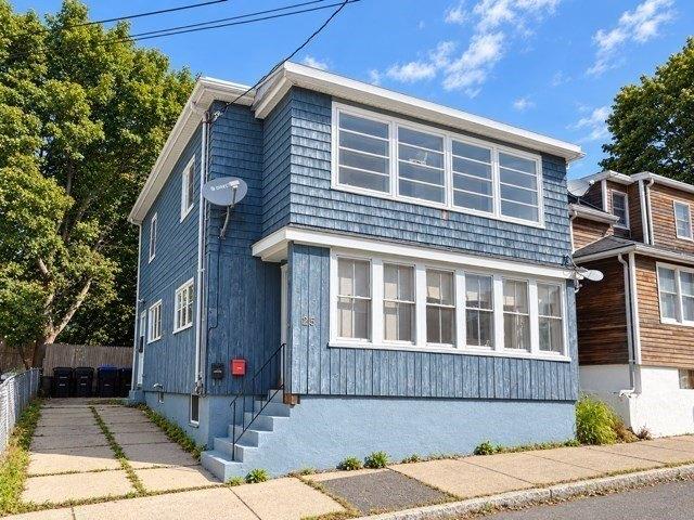 House for sale in Beverly Center Business District, Beverly