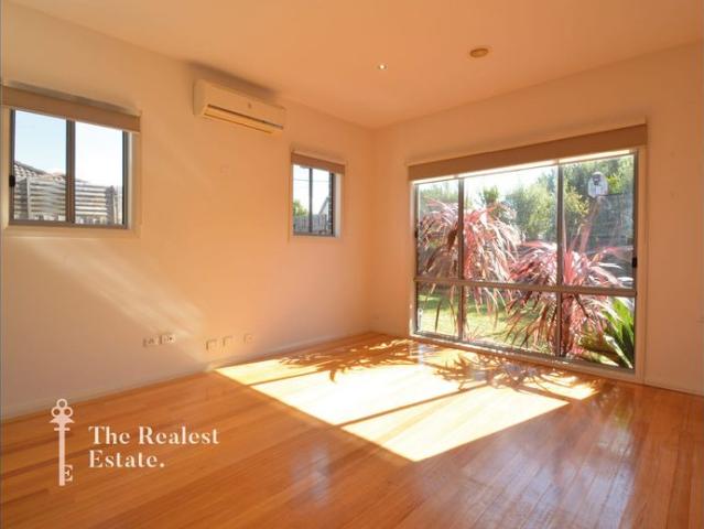 Townhouse for rent in Camerons Creek, Victoria