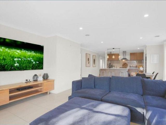 House for rent in Cranbourne North, Melbourne