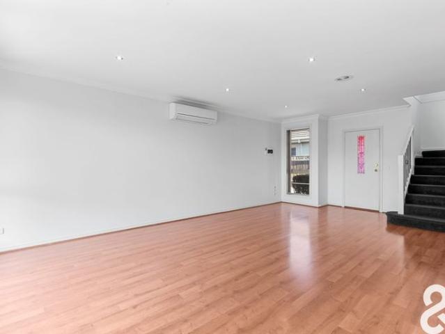 Townhouse for rent in Reservoir, Melbourne