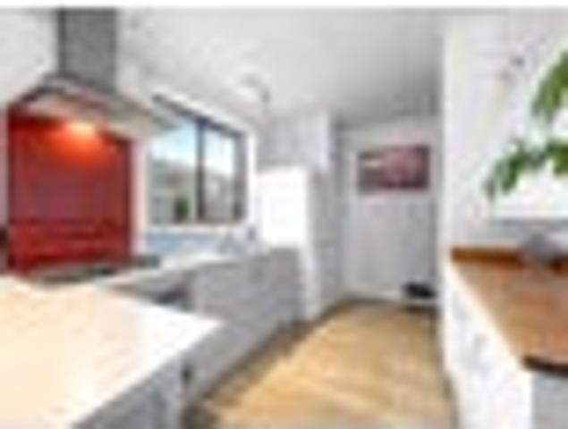 House for sale in Chaslands, Canterbury