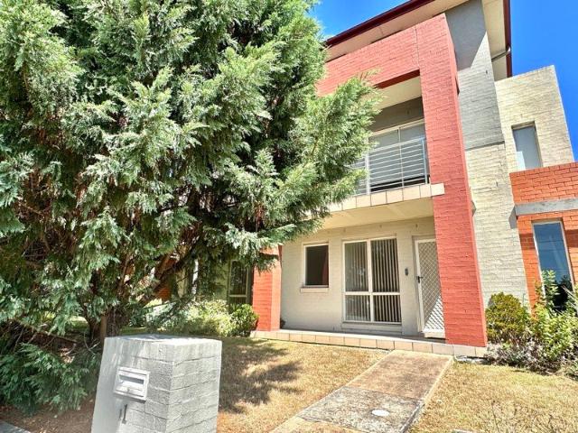 Duplex for rent in Sydney, New South Wales