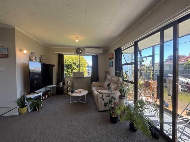Townhouse for rent in Raumati Beach, Paraparaumu