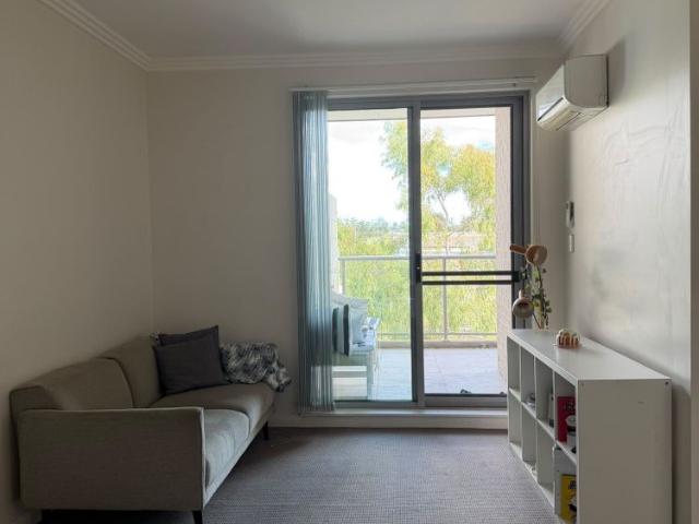 Room for rent in Centenary Park, Sydney