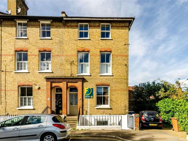 Apartment for rent in London Borough of Merton, Greater London