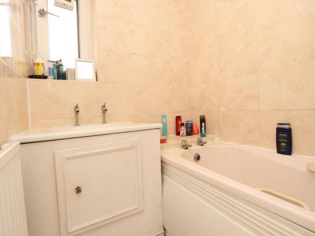 Room for rent in Mile End, Greater London