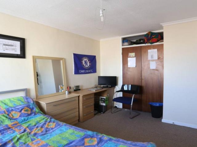 Room for rent in Mile End, Greater London