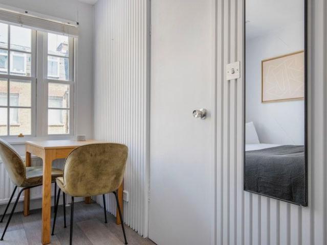 Studio for rent in London, Marylebone