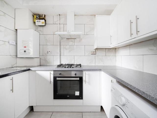 Apartment for rent in Clapton Park, Greater London