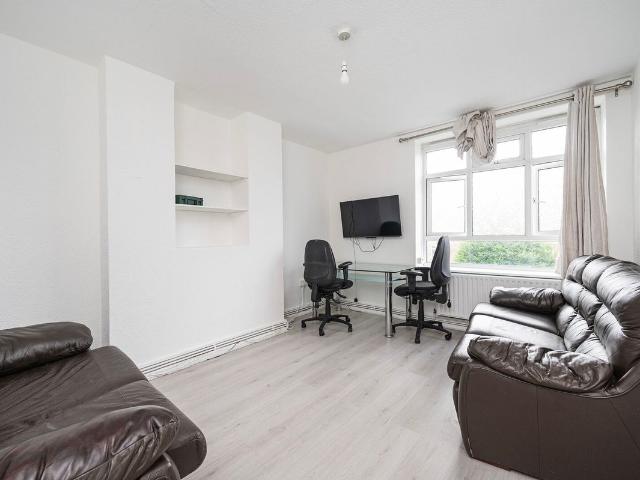 Apartment for rent in Homerton, Greater London
