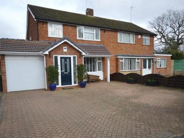 House for sale in Luton