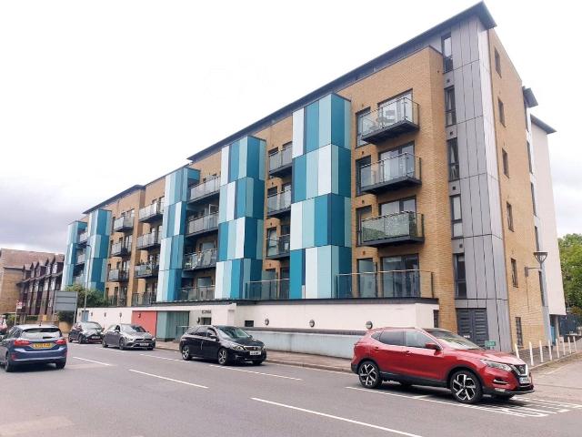 Apartment for rent in Widmore, Greater London