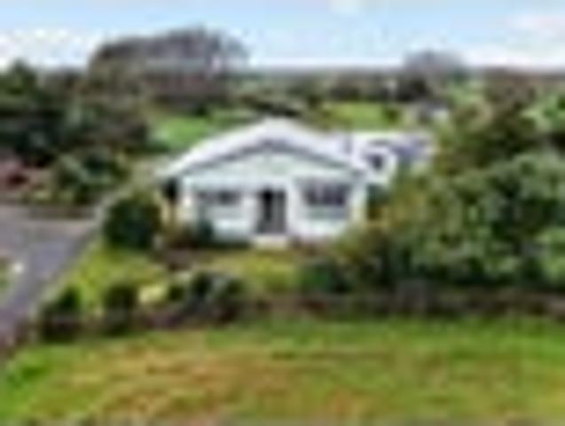 House for sale in Awhitu