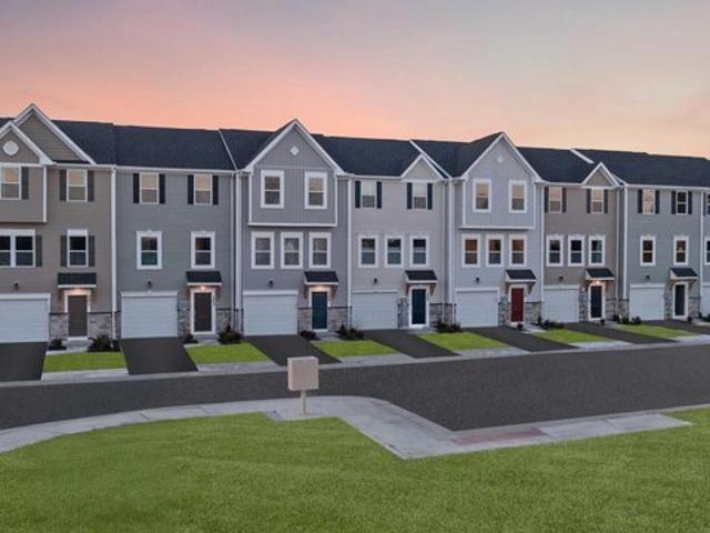 Townhouse for sale in Kearneysville, West Virginia