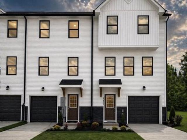 Townhouse for sale in Kearneysville, West Virginia