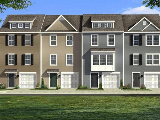 Townhouse for sale in Falling Waters, West Virginia