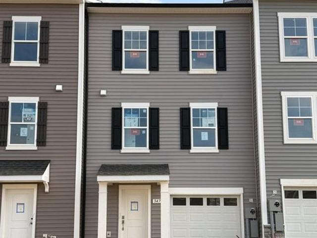 Townhouse for sale in Charles Town, West Virginia