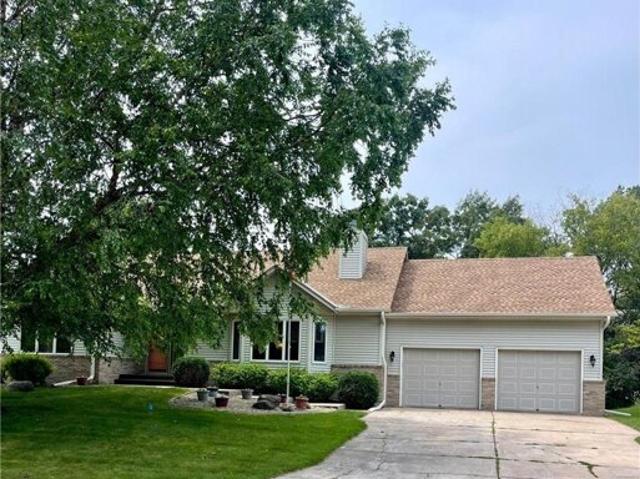 House for sale in Oakdale, Minnesota