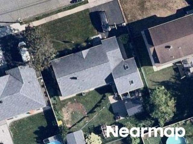 House for sale in Elmwood Park, New Jersey