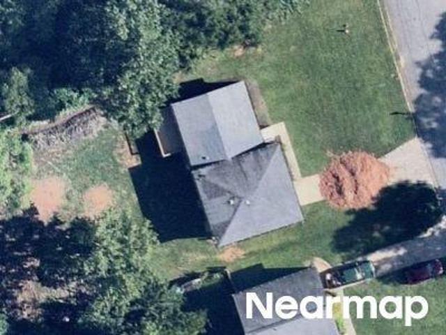 House for sale in Riverdale