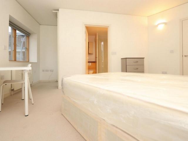 Room for rent in East Greenwich, Greater London