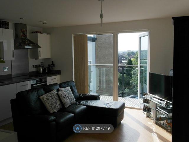 Apartment for rent in Widmore, Greater London