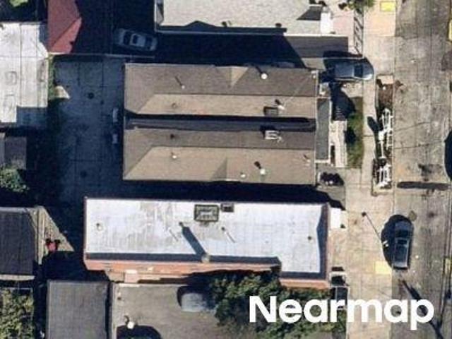 House for sale in The Bronx, Arverne