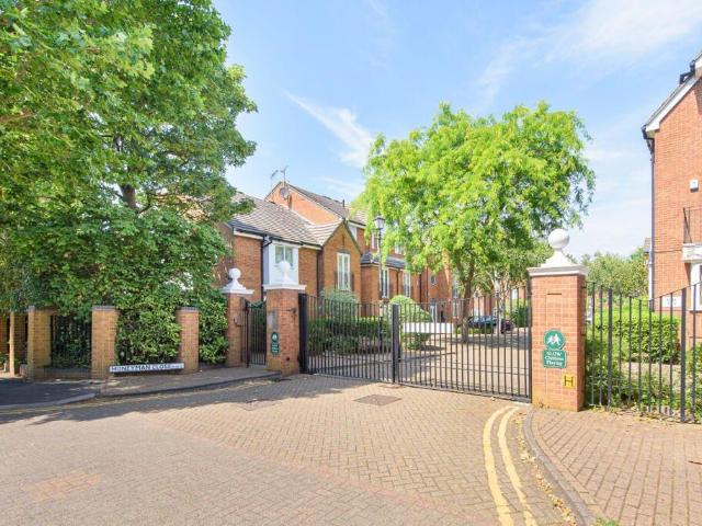 House for rent in Brondesbury, Greater London