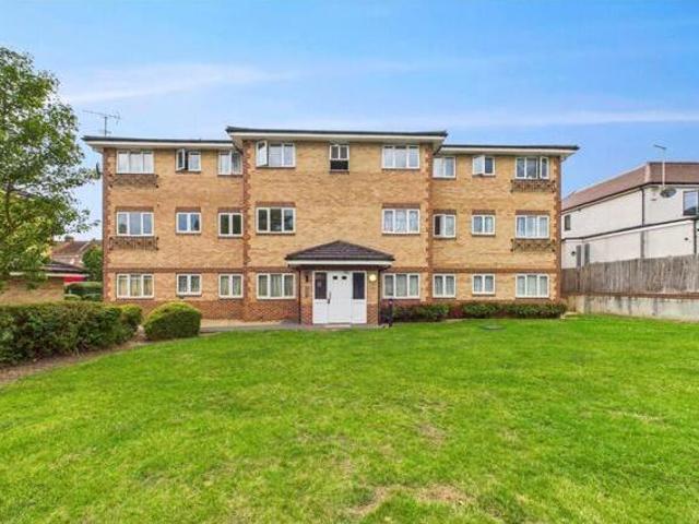 House for sale in Little Stanmore, Greater London